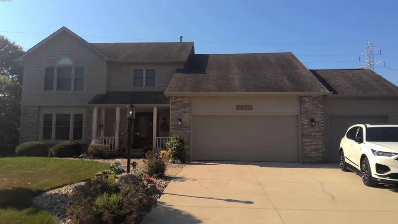 Property photo: 11911 EAGLE CREEK CV