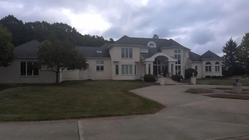 Property photo: 12016 KINGSBRIDGE RD