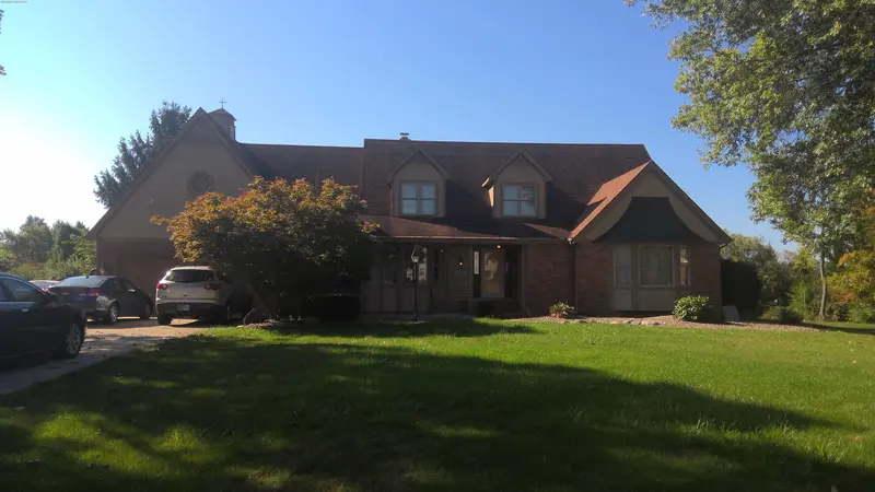 Property photo: 12127 MAHOGANY DR