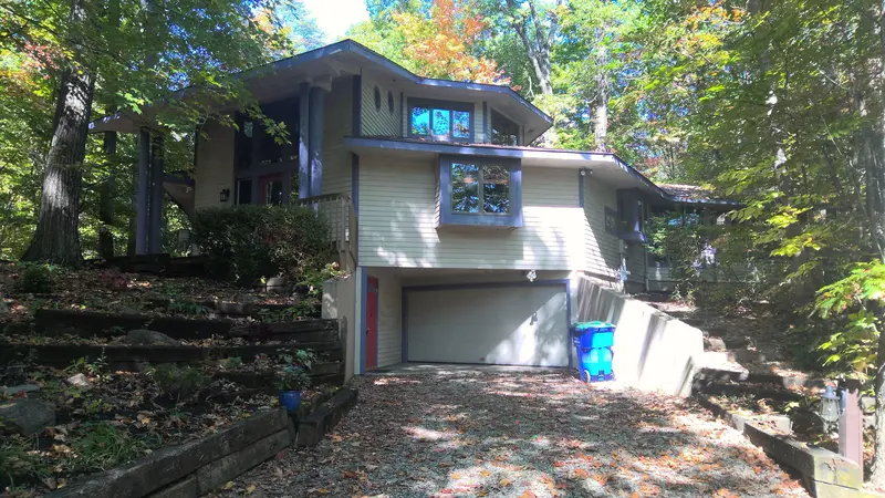 Property photo: 13008 BROOKRIDGE DR