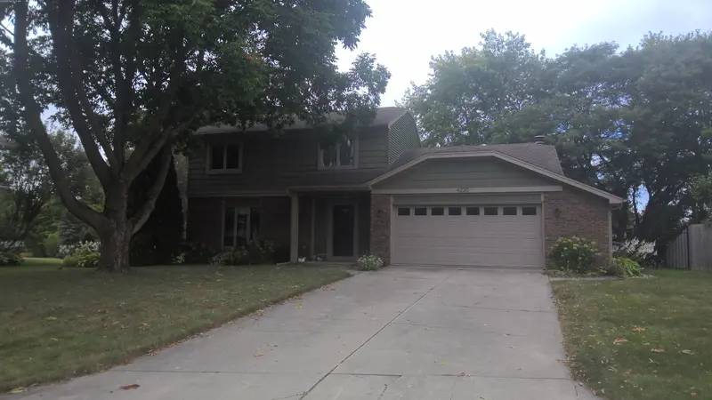 Property photo: 4220 HOLLY TREE PL