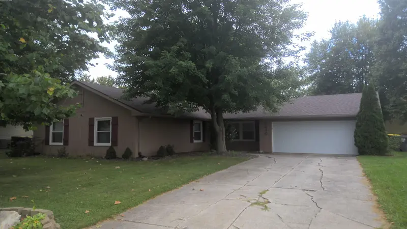 Property photo: 4230 ABOITE LAKE DR