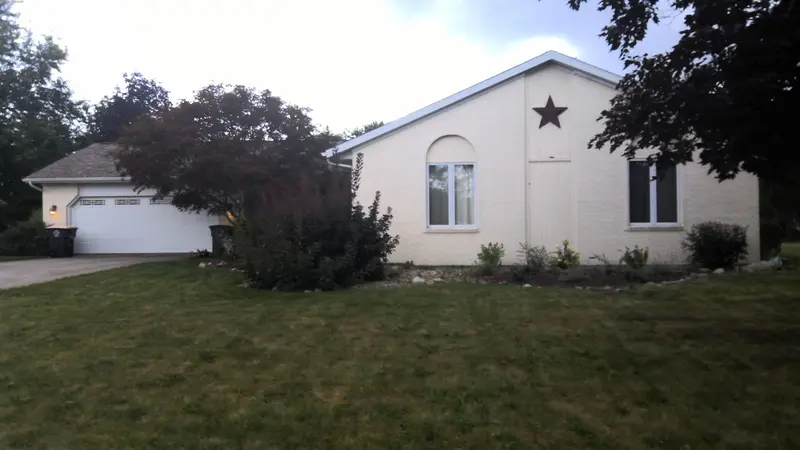 Property photo: 4302 LIVE OAK BLVD