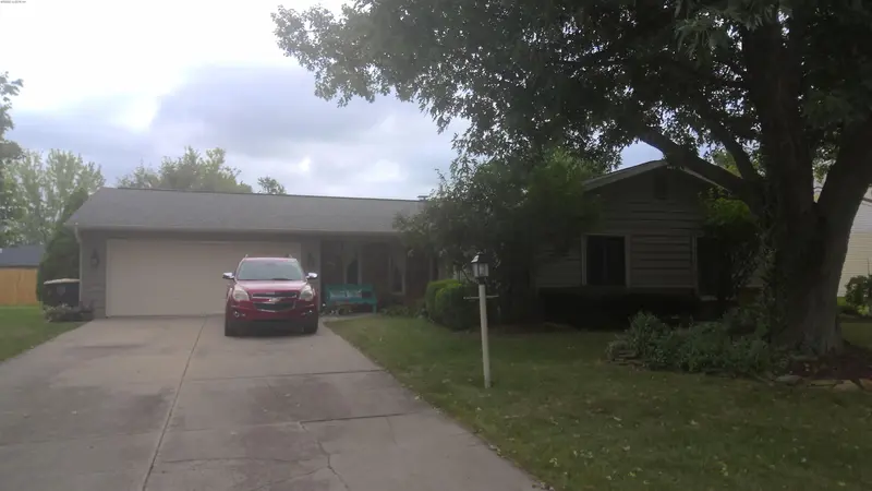 Property photo: 4323 ABOITE LAKE DR