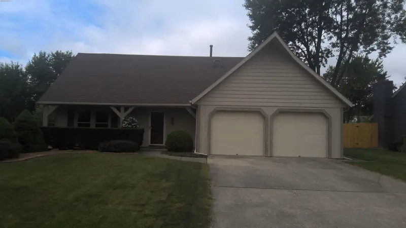 Property photo: 4410 ABOITE LAKE DR