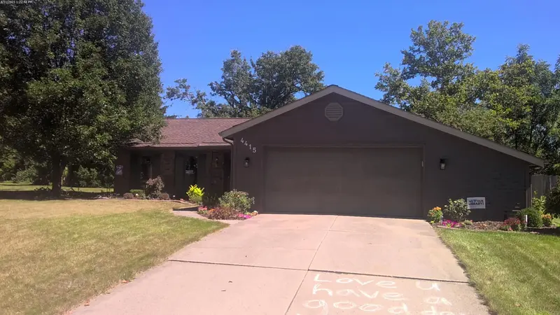 Property photo: 4415 LEEWARD CV