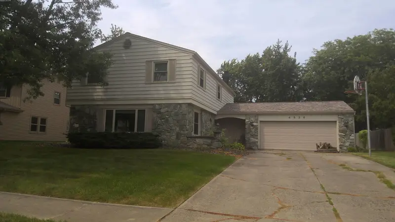 Property photo: 4526 MIRROR LIGHT PL