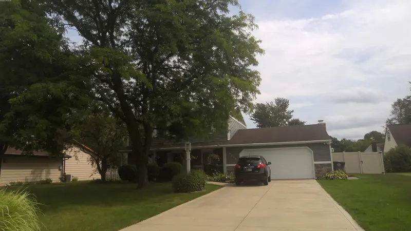 Property photo: 4615 MIRROR LIGHT PL