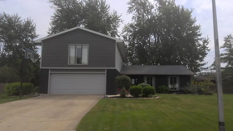 Property photo: 4631 MIRROR LIGHT PL