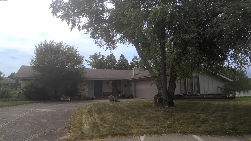 Property photo: 4632 MIRROR LIGHT PL