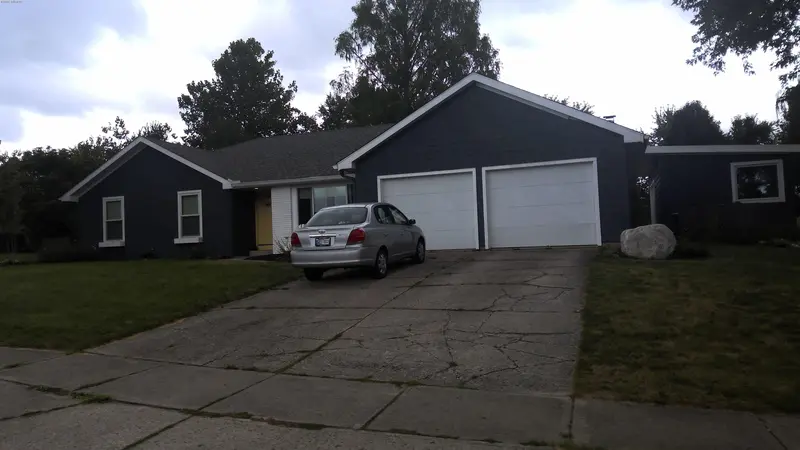 Property photo: 4817 WILLIAMSBURG DR