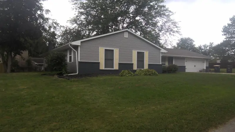 Property photo: 4820 WILLIAMSBURG DR