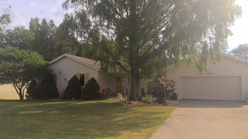 Property photo: 5035 BINFORD LN