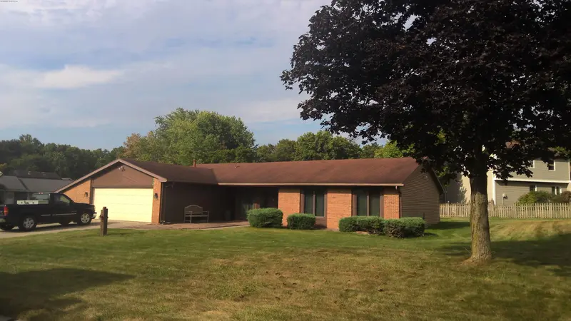 Property photo: 5126 BINFORD LN