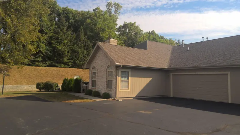 Property photo: 5126 COVENTRY LN