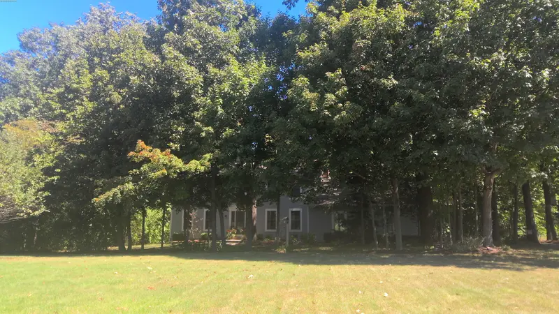 Property photo: 5323 SHERINGTON RD