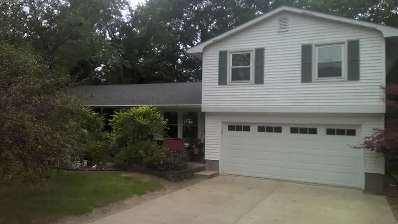 Property photo: 5324 CRESTHILL DR