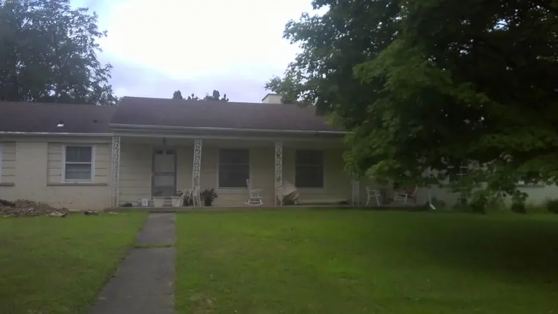 Property photo: 5406 CRESTHILL DR