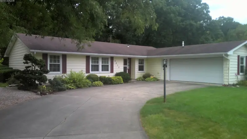 Property photo: 5417 CRESTHILL DR