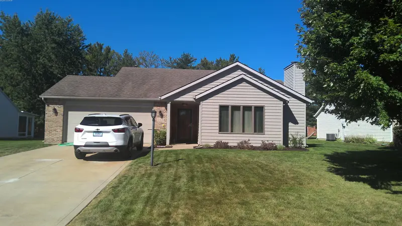 Property photo: 5418 PRIMROSE DR