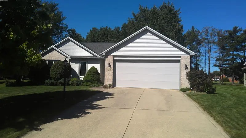 Property photo: 5426 PRIMROSE DR