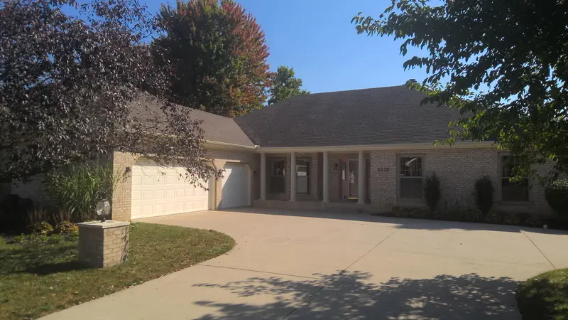 Property photo: 5429 MIDDLE GROVE RD