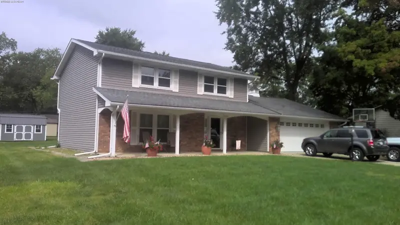 Property photo: 5504 CRESTHILL DR