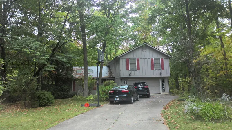 Property photo: 5505 BURNHAM WOODS LN