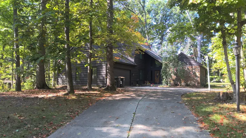 Property photo: 5516 BURNHAM WOODS LN