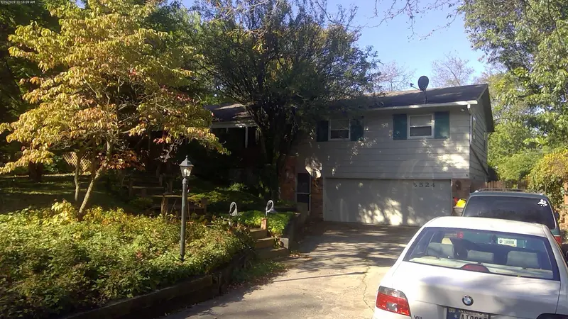 Property photo: 5524 CRESTHILL DR