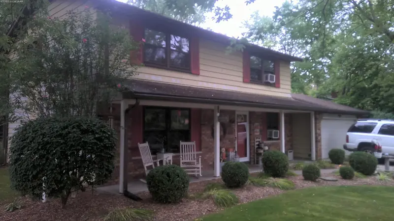 Property photo: 5606 CRESTHILL DR