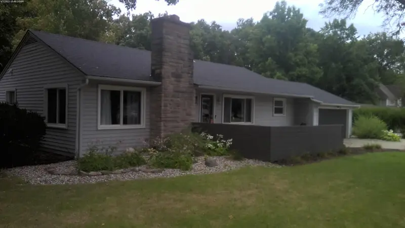 Property photo: 5615 CRESTHILL DR