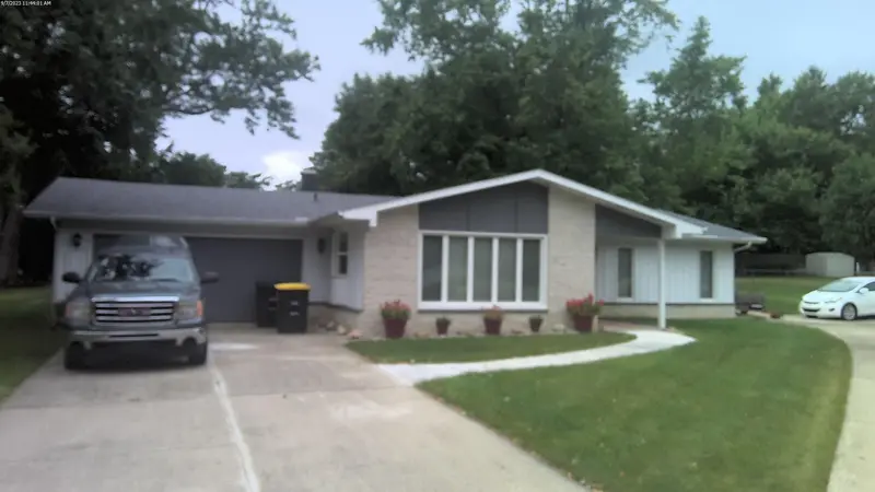 Property photo: 5626 CRESTHILL DR