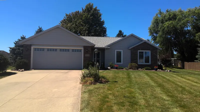 Property photo: 5632 COLUMBINE LN