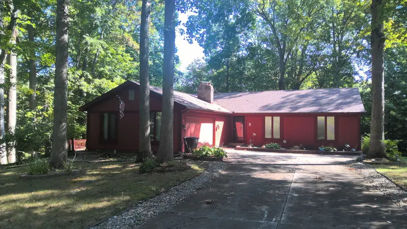 Property photo: 5715 BURNHAM WOODS LN