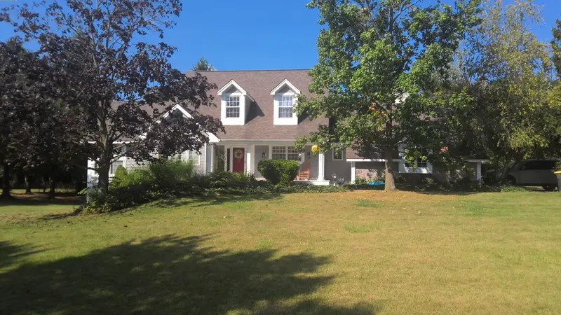 Property photo: 5720 MIDDLE GROVE RD