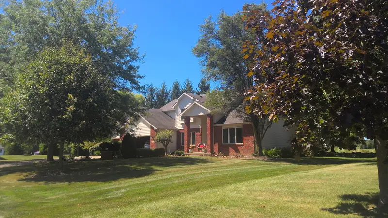 Property photo: 5724 SHERINGTON RD