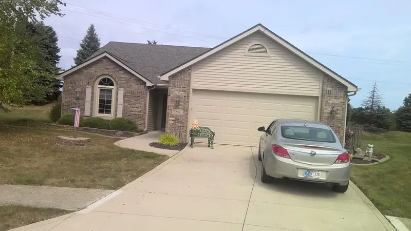 Property photo: 5801 TWEEDSMUIR CIR