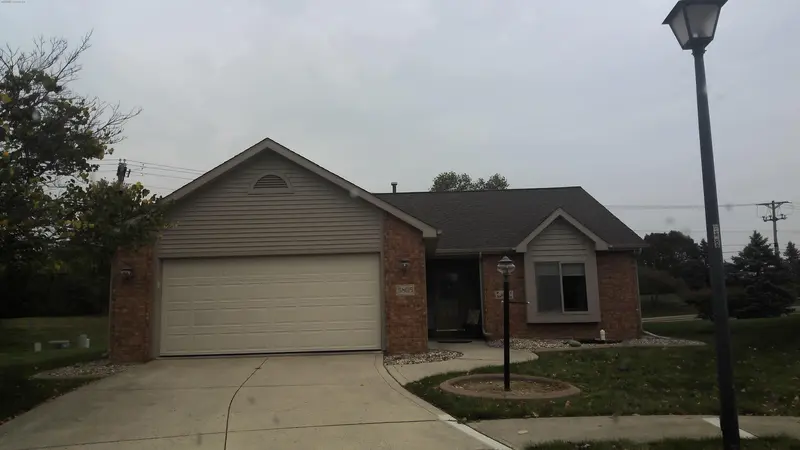 Property photo: 5805 BALFOUR CIR