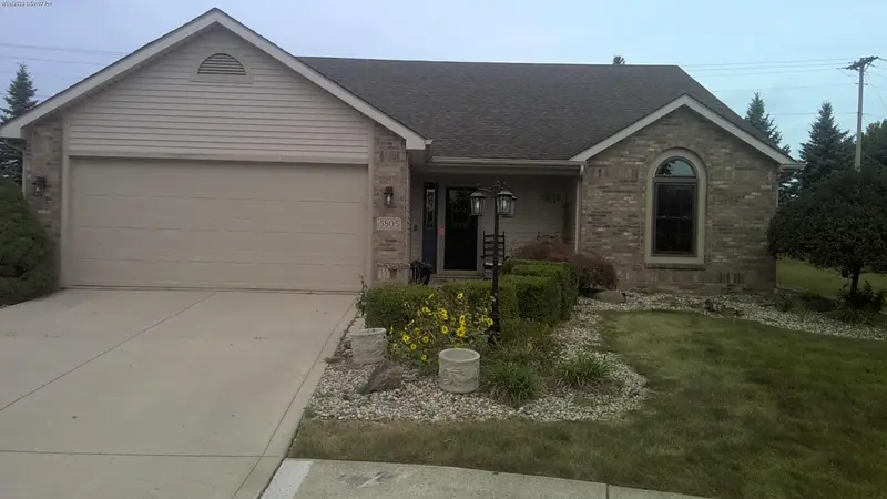 Property photo: 5805 TWYNESTEL CIR