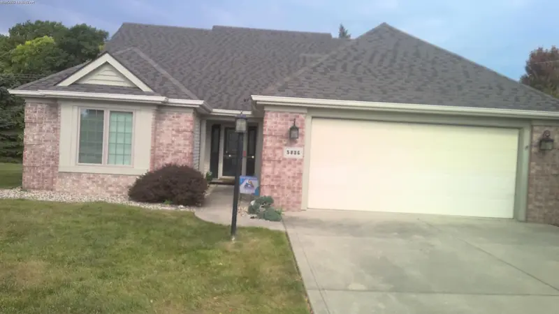 Property photo: 5806 BALFOUR CIR