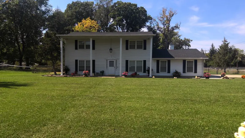 Property photo: 5808 ROLLING HILLS DR