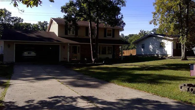 Property photo: 5813 ROSEDALE DR