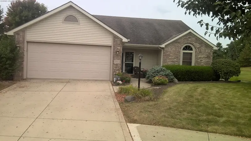 Property photo: 5814 TWYNESTEL CIR