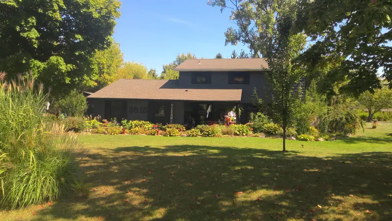 Property photo: 5815 ROLLING HILLS DR