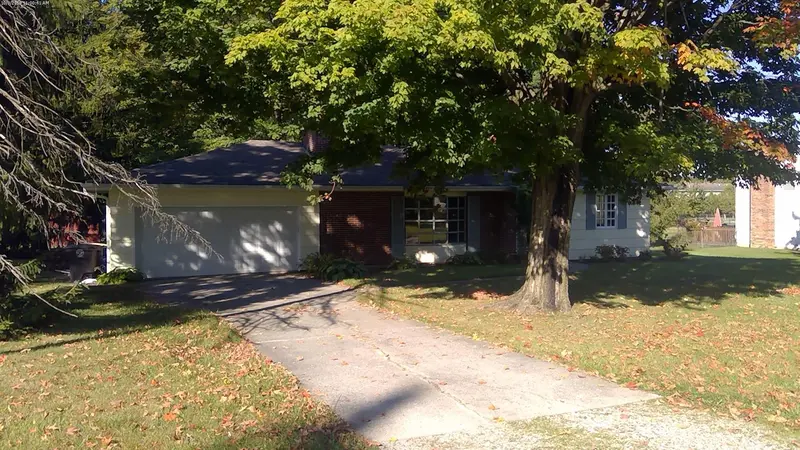 Property photo: 5816 ROLLING HILLS DR