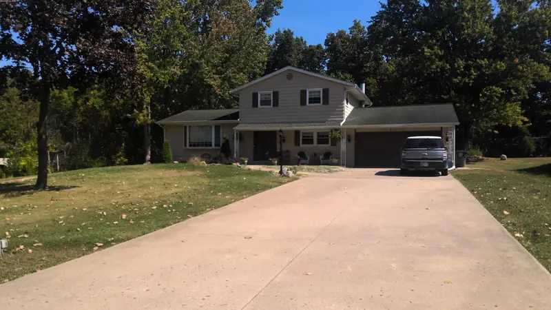 Property photo: 5817 EASTHILLS RD