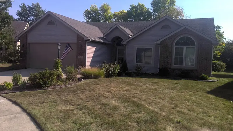 Property photo: 5817 TWYNESTEL CIR