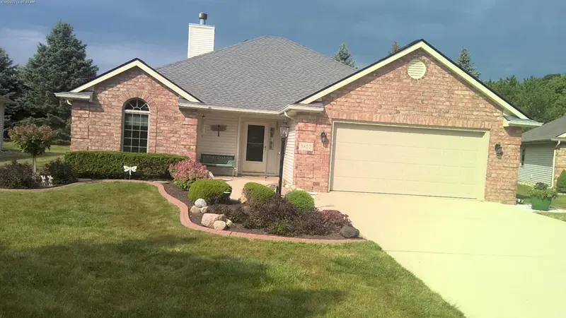 Property photo: 5822 BALFOUR CIR