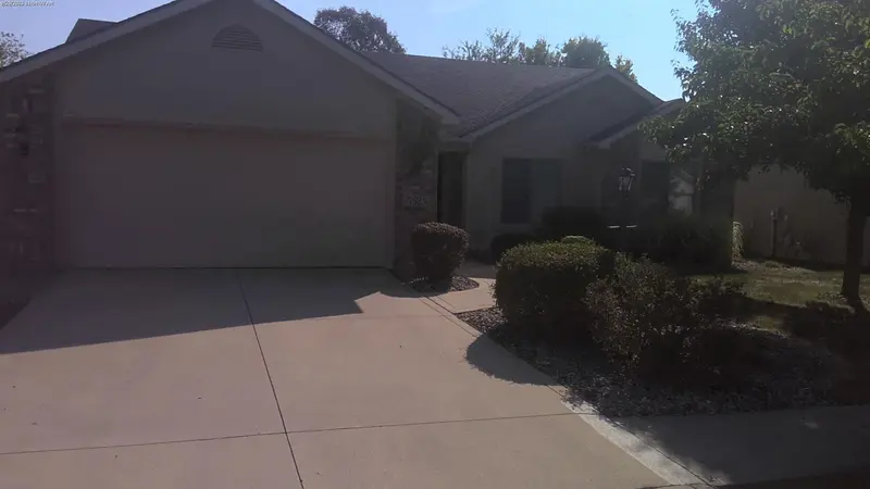 Property photo: 5823 TWYNESTEL CIR